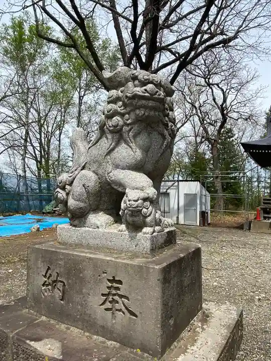 愛國神社の狛犬