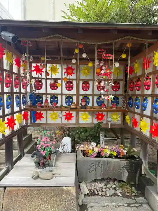 多賀神社の{uncategorized: "未分類", other: "その他", undefined: "問題あり", building: "その他建物", grave: "お墓", sacred_gate: "鳥居", guardian: "狛犬", statue: "像", buddha: "仏像", history: "歴史", nature: "自然", garden: "庭園", animal: "動物", pagoda: "塔", temizu: "手水舎", mountain_gate: "山門・神門", sanctuary: "本殿・本堂", subordinate: "末社・摂社", art: "芸術", scenery: "景色", jizo: "地蔵", ema: "絵馬", goshuin: "御朱印", omikuji: "おみくじ", items: "授与品その他", amulet: "お守り", goshuincho: "御朱印帳", eats: "食事", festival: "お祭り", votive_dance: "神楽", shichigosan: "七五三参", wedding: "結婚式", experience: "体験その他", initially: "初詣", around: "周辺", anti_infection: "感染症対策"}