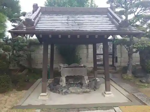 神崎寺(開運水戸不動尊)の手水舎