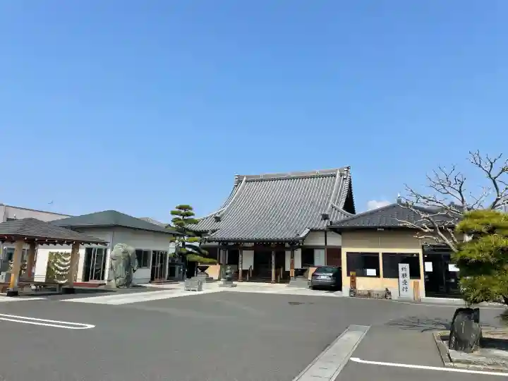 宝性寺の{uncategorized: "未分類", other: "その他", undefined: "問題あり", building: "その他建物", grave: "お墓", sacred_gate: "鳥居", guardian: "狛犬", statue: "像", buddha: "仏像", history: "歴史", nature: "自然", garden: "庭園", animal: "動物", pagoda: "塔", temizu: "手水舎", mountain_gate: "山門・神門", sanctuary: "本殿・本堂", subordinate: "末社・摂社", art: "芸術", scenery: "景色", jizo: "地蔵", ema: "絵馬", goshuin: "御朱印", omikuji: "おみくじ", items: "授与品その他", amulet: "お守り", goshuincho: "御朱印帳", eats: "食事", festival: "お祭り", votive_dance: "神楽", shichigosan: "七五三参", wedding: "結婚式", experience: "体験その他", initially: "初詣", around: "周辺", anti_infection: "感染症対策"}