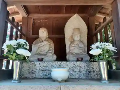 清照寺の{uncategorized: "未分類", other: "その他", undefined: "問題あり", building: "その他建物", grave: "お墓", sacred_gate: "鳥居", guardian: "狛犬", statue: "像", buddha: "仏像", history: "歴史", nature: "自然", garden: "庭園", animal: "動物", pagoda: "塔", temizu: "手水舎", mountain_gate: "山門・神門", sanctuary: "本殿・本堂", subordinate: "末社・摂社", art: "芸術", scenery: "景色", jizo: "地蔵", ema: "絵馬", goshuin: "御朱印", omikuji: "おみくじ", items: "授与品その他", amulet: "お守り", goshuincho: "御朱印帳", eats: "食事", festival: "お祭り", votive_dance: "神楽", shichigosan: "七五三参", wedding: "結婚式", experience: "体験その他", initially: "初詣", around: "周辺", anti_infection: "感染症対策"}