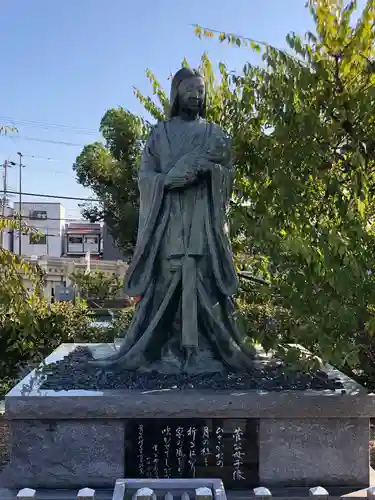 綱敷天満宮の像