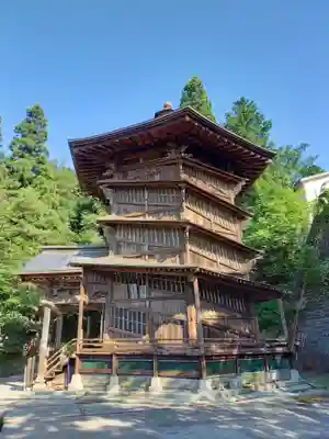 円通三匝堂(さざえ堂)の本殿・本堂