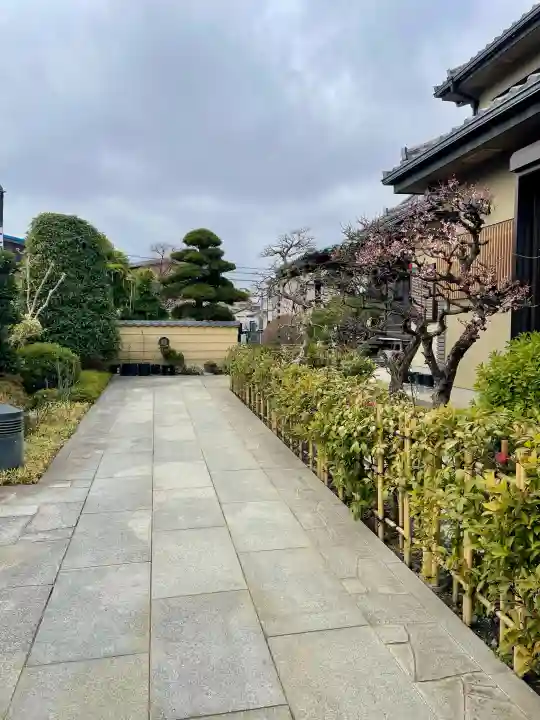 玉蔵院の{uncategorized: "未分類", other: "その他", undefined: "問題あり", building: "その他建物", grave: "お墓", sacred_gate: "鳥居", guardian: "狛犬", statue: "像", buddha: "仏像", history: "歴史", nature: "自然", garden: "庭園", animal: "動物", pagoda: "塔", temizu: "手水舎", mountain_gate: "山門・神門", sanctuary: "本殿・本堂", subordinate: "末社・摂社", art: "芸術", scenery: "景色", jizo: "地蔵", ema: "絵馬", goshuin: "御朱印", omikuji: "おみくじ", items: "授与品その他", amulet: "お守り", goshuincho: "御朱印帳", eats: "食事", festival: "お祭り", votive_dance: "神楽", shichigosan: "七五三参", wedding: "結婚式", experience: "体験その他", initially: "初詣", around: "周辺", anti_infection: "感染症対策"}