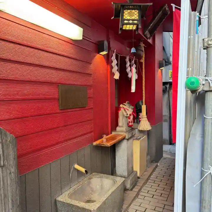 豊岩稲荷神社の{uncategorized: "未分類", other: "その他", undefined: "問題あり", building: "その他建物", grave: "お墓", sacred_gate: "鳥居", guardian: "狛犬", statue: "像", buddha: "仏像", history: "歴史", nature: "自然", garden: "庭園", animal: "動物", pagoda: "塔", temizu: "手水舎", mountain_gate: "山門・神門", sanctuary: "本殿・本堂", subordinate: "末社・摂社", art: "芸術", scenery: "景色", jizo: "地蔵", ema: "絵馬", goshuin: "御朱印", omikuji: "おみくじ", items: "授与品その他", amulet: "お守り", goshuincho: "御朱印帳", eats: "食事", festival: "お祭り", votive_dance: "神楽", shichigosan: "七五三参", wedding: "結婚式", experience: "体験その他", initially: "初詣", around: "周辺", anti_infection: "感染症対策"}