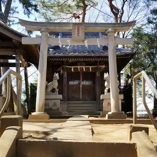 高稲荷神社の鳥居