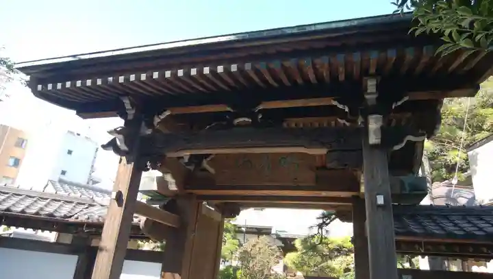 林香寺の山門・神門