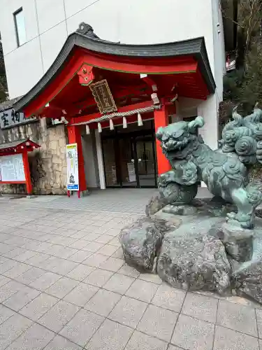 箱根神社の{uncategorized: "未分類", other: "その他", undefined: "問題あり", building: "その他建物", grave: "お墓", sacred_gate: "鳥居", guardian: "狛犬", statue: "像", buddha: "仏像", history: "歴史", nature: "自然", garden: "庭園", animal: "動物", pagoda: "塔", temizu: "手水舎", mountain_gate: "山門・神門", sanctuary: "本殿・本堂", subordinate: "末社・摂社", art: "芸術", scenery: "景色", jizo: "地蔵", ema: "絵馬", goshuin: "御朱印", omikuji: "おみくじ", items: "授与品その他", amulet: "お守り", goshuincho: "御朱印帳", eats: "食事", festival: "お祭り", votive_dance: "神楽", shichigosan: "七五三参", wedding: "結婚式", experience: "体験その他", initially: "初詣", around: "周辺", anti_infection: "感染症対策"}