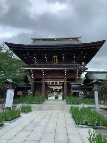 宮地嶽神社の山門・神門