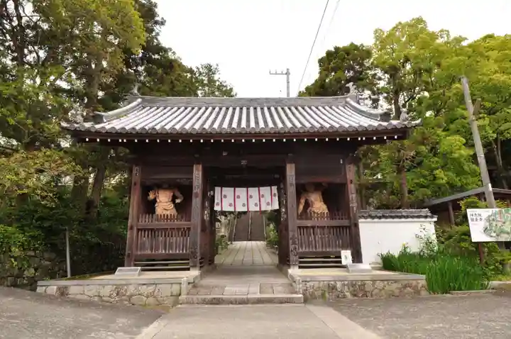 観音寺の山門・神門
