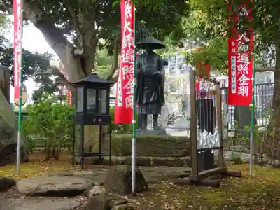 徳恩寺の像
