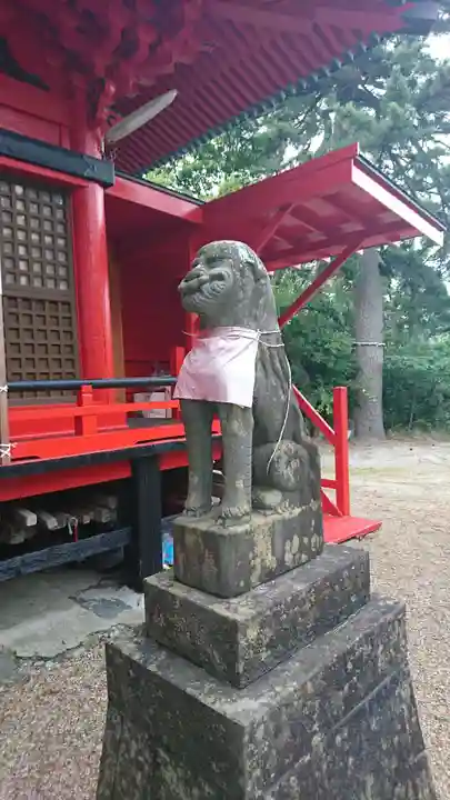 伊去波夜和氣命神社の狛犬