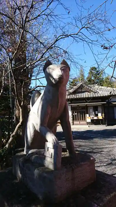 三軒地稲荷神社の狛犬