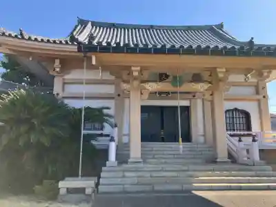 本寿院の{uncategorized: "未分類", other: "その他", undefined: "問題あり", building: "その他建物", grave: "お墓", sacred_gate: "鳥居", guardian: "狛犬", statue: "像", buddha: "仏像", history: "歴史", nature: "自然", garden: "庭園", animal: "動物", pagoda: "塔", temizu: "手水舎", mountain_gate: "山門・神門", sanctuary: "本殿・本堂", subordinate: "末社・摂社", art: "芸術", scenery: "景色", jizo: "地蔵", ema: "絵馬", goshuin: "御朱印", omikuji: "おみくじ", items: "授与品その他", amulet: "お守り", goshuincho: "御朱印帳", eats: "食事", festival: "お祭り", votive_dance: "神楽", shichigosan: "七五三参", wedding: "結婚式", experience: "体験その他", initially: "初詣", around: "周辺", anti_infection: "感染症対策"}