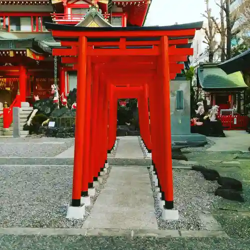 京濱伏見稲荷神社の鳥居