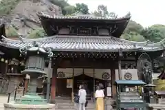 宝山寺の本殿