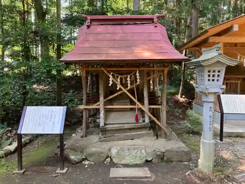 涼ケ岡八幡神社の末社