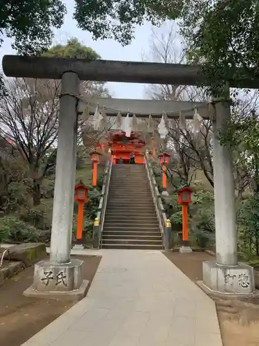 穴八幡宮の鳥居