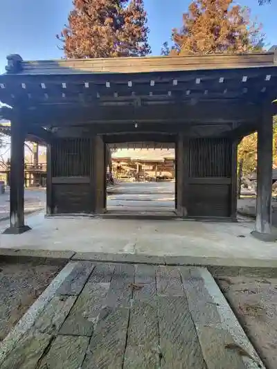 逸見神社の山門
