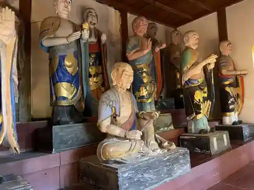 地蔵寺奥の院　五百羅漢堂(徳島県)