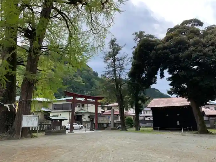 室生神社の建物その他