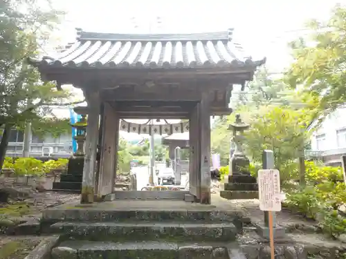 與止日女神社の山門・神門