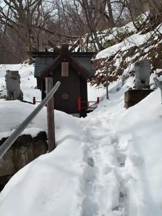 上山鼻神社の本殿