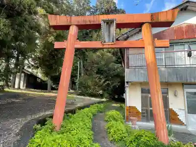 尾白稲荷神社(岐阜県)