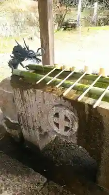 精矛神社の手水舎