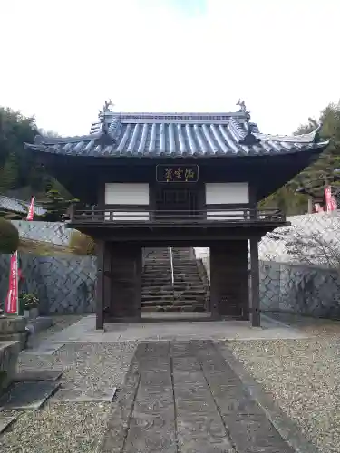 駕龍寺の山門