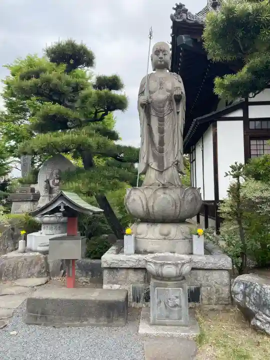 養報寺の{uncategorized: "未分類", other: "その他", undefined: "問題あり", building: "その他建物", grave: "お墓", sacred_gate: "鳥居", guardian: "狛犬", statue: "像", buddha: "仏像", history: "歴史", nature: "自然", garden: "庭園", animal: "動物", pagoda: "塔", temizu: "手水舎", mountain_gate: "山門・神門", sanctuary: "本殿・本堂", subordinate: "末社・摂社", art: "芸術", scenery: "景色", jizo: "地蔵", ema: "絵馬", goshuin: "御朱印", omikuji: "おみくじ", items: "授与品その他", amulet: "お守り", goshuincho: "御朱印帳", eats: "食事", festival: "お祭り", votive_dance: "神楽", shichigosan: "七五三参", wedding: "結婚式", experience: "体験その他", initially: "初詣", around: "周辺", anti_infection: "感染症対策"}