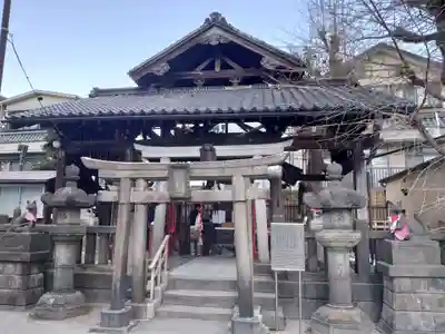 被官稲荷神社の鳥居