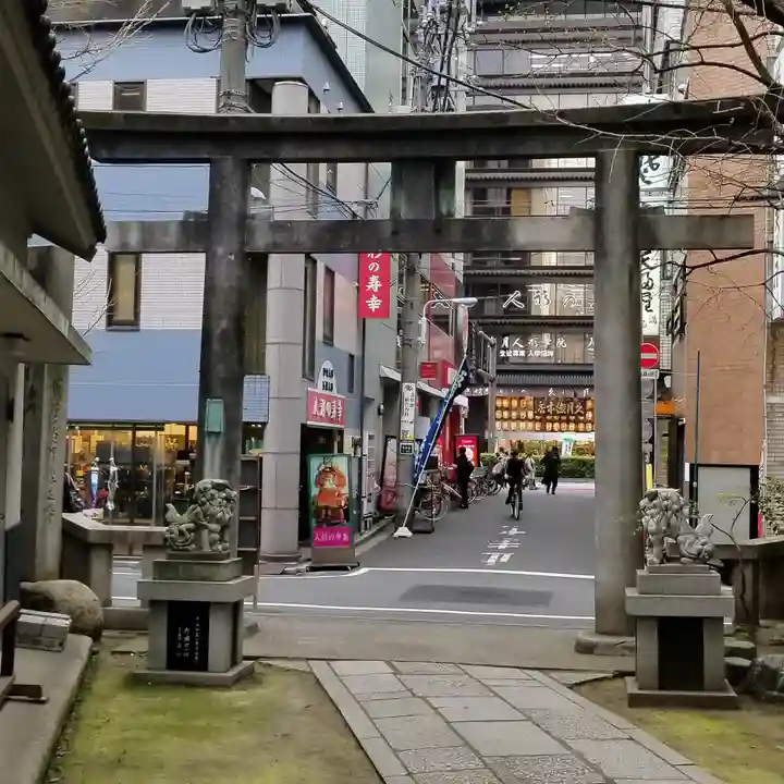 銀杏岡八幡神社の鳥居