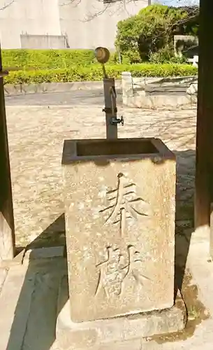 祐綏神社の手水舎