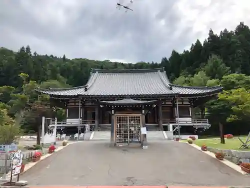 青龍寺(昭和大仏)の本殿