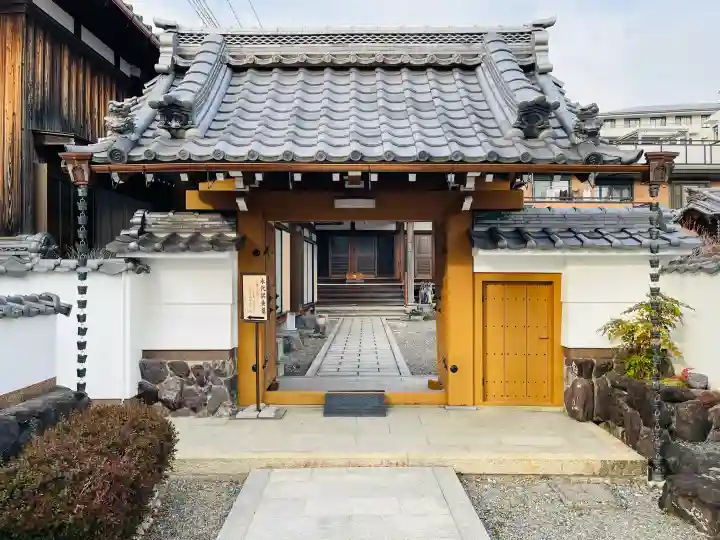 本正寺の{uncategorized: "未分類", other: "その他", undefined: "問題あり", building: "その他建物", grave: "お墓", sacred_gate: "鳥居", guardian: "狛犬", statue: "像", buddha: "仏像", history: "歴史", nature: "自然", garden: "庭園", animal: "動物", pagoda: "塔", temizu: "手水舎", mountain_gate: "山門・神門", sanctuary: "本殿・本堂", subordinate: "末社・摂社", art: "芸術", scenery: "景色", jizo: "地蔵", ema: "絵馬", goshuin: "御朱印", omikuji: "おみくじ", items: "授与品その他", amulet: "お守り", goshuincho: "御朱印帳", eats: "食事", festival: "お祭り", votive_dance: "神楽", shichigosan: "七五三参", wedding: "結婚式", experience: "体験その他", initially: "初詣", around: "周辺", anti_infection: "感染症対策"}