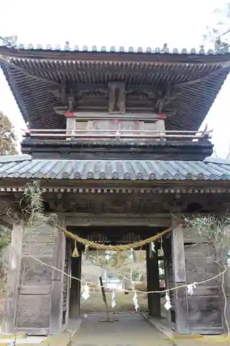 華足寺の山門