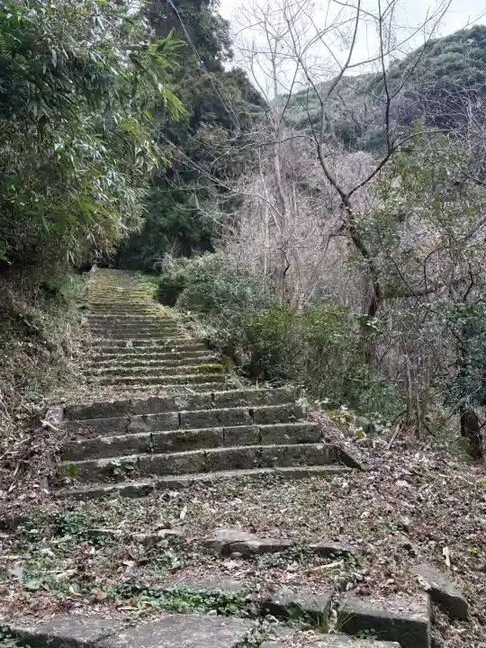 南明寺の{uncategorized: "未分類", other: "その他", undefined: "問題あり", building: "その他建物", grave: "お墓", sacred_gate: "鳥居", guardian: "狛犬", statue: "像", buddha: "仏像", history: "歴史", nature: "自然", garden: "庭園", animal: "動物", pagoda: "塔", temizu: "手水舎", mountain_gate: "山門・神門", sanctuary: "本殿・本堂", subordinate: "末社・摂社", art: "芸術", scenery: "景色", jizo: "地蔵", ema: "絵馬", goshuin: "御朱印", omikuji: "おみくじ", items: "授与品その他", amulet: "お守り", goshuincho: "御朱印帳", eats: "食事", festival: "お祭り", votive_dance: "神楽", shichigosan: "七五三参", wedding: "結婚式", experience: "体験その他", initially: "初詣", around: "周辺", anti_infection: "感染症対策"}