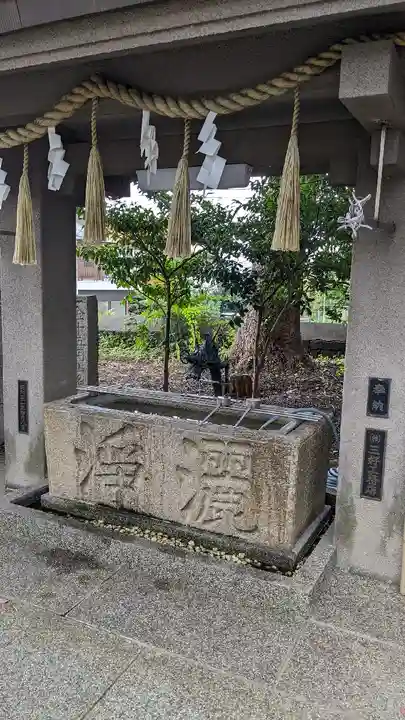 津田八幡神社の手水舎