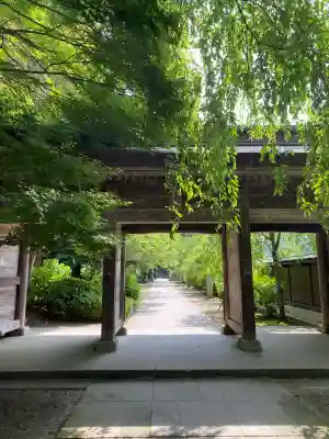 宝珠山 立石寺の{uncategorized: "未分類", other: "その他", undefined: "問題あり", building: "その他建物", grave: "お墓", sacred_gate: "鳥居", guardian: "狛犬", statue: "像", buddha: "仏像", history: "歴史", nature: "自然", garden: "庭園", animal: "動物", pagoda: "塔", temizu: "手水舎", mountain_gate: "山門・神門", sanctuary: "本殿・本堂", subordinate: "末社・摂社", art: "芸術", scenery: "景色", jizo: "地蔵", ema: "絵馬", goshuin: "御朱印", omikuji: "おみくじ", items: "授与品その他", amulet: "お守り", goshuincho: "御朱印帳", eats: "食事", festival: "お祭り", votive_dance: "神楽", shichigosan: "七五三参", wedding: "結婚式", experience: "体験その他", initially: "初詣", around: "周辺", anti_infection: "感染症対策"}