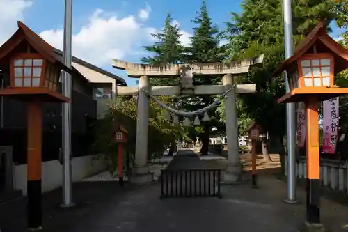 草加神社の鳥居