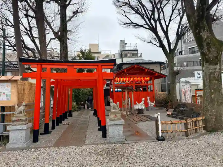 蛇窪神社の{uncategorized: "未分類", other: "その他", undefined: "問題あり", building: "その他建物", grave: "お墓", sacred_gate: "鳥居", guardian: "狛犬", statue: "像", buddha: "仏像", history: "歴史", nature: "自然", garden: "庭園", animal: "動物", pagoda: "塔", temizu: "手水舎", mountain_gate: "山門・神門", sanctuary: "本殿・本堂", subordinate: "末社・摂社", art: "芸術", scenery: "景色", jizo: "地蔵", ema: "絵馬", goshuin: "御朱印", omikuji: "おみくじ", items: "授与品その他", amulet: "お守り", goshuincho: "御朱印帳", eats: "食事", festival: "お祭り", votive_dance: "神楽", shichigosan: "七五三参", wedding: "結婚式", experience: "体験その他", initially: "初詣", around: "周辺", anti_infection: "感染症対策"}