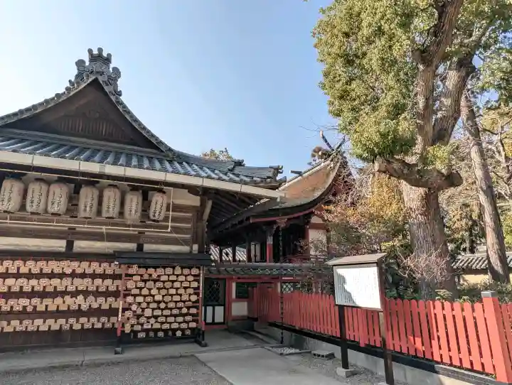 片埜神社の{uncategorized: "未分類", other: "その他", undefined: "問題あり", building: "その他建物", grave: "お墓", sacred_gate: "鳥居", guardian: "狛犬", statue: "像", buddha: "仏像", history: "歴史", nature: "自然", garden: "庭園", animal: "動物", pagoda: "塔", temizu: "手水舎", mountain_gate: "山門・神門", sanctuary: "本殿・本堂", subordinate: "末社・摂社", art: "芸術", scenery: "景色", jizo: "地蔵", ema: "絵馬", goshuin: "御朱印", omikuji: "おみくじ", items: "授与品その他", amulet: "お守り", goshuincho: "御朱印帳", eats: "食事", festival: "お祭り", votive_dance: "神楽", shichigosan: "七五三参", wedding: "結婚式", experience: "体験その他", initially: "初詣", around: "周辺", anti_infection: "感染症対策"}