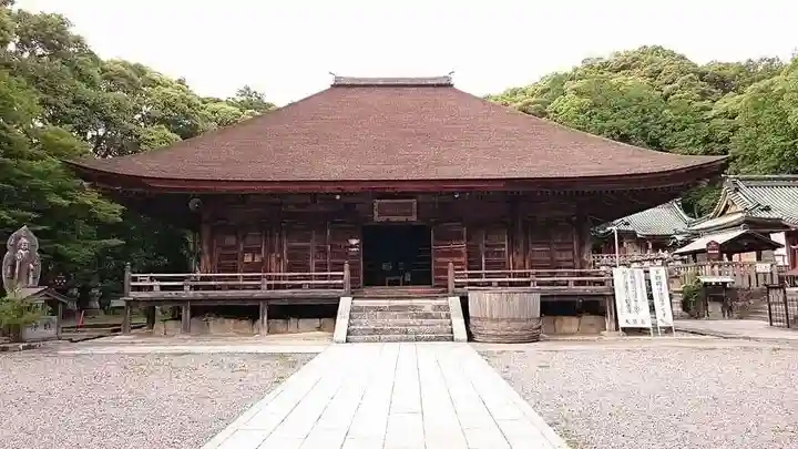 瀧山寺の本殿・本堂