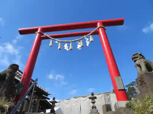 人見神社の鳥居