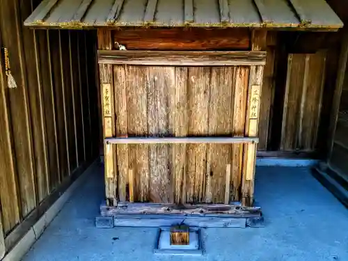 豊川進雄神社の末社・摂社
