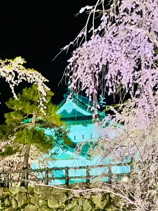 青森縣護國神社の{uncategorized: "未分類", other: "その他", undefined: "問題あり", building: "その他建物", grave: "お墓", sacred_gate: "鳥居", guardian: "狛犬", statue: "像", buddha: "仏像", history: "歴史", nature: "自然", garden: "庭園", animal: "動物", pagoda: "塔", temizu: "手水舎", mountain_gate: "山門・神門", sanctuary: "本殿・本堂", subordinate: "末社・摂社", art: "芸術", scenery: "景色", jizo: "地蔵", ema: "絵馬", goshuin: "御朱印", omikuji: "おみくじ", items: "授与品その他", amulet: "お守り", goshuincho: "御朱印帳", eats: "食事", festival: "お祭り", votive_dance: "神楽", shichigosan: "七五三参", wedding: "結婚式", experience: "体験その他", initially: "初詣", around: "周辺", anti_infection: "感染症対策"}