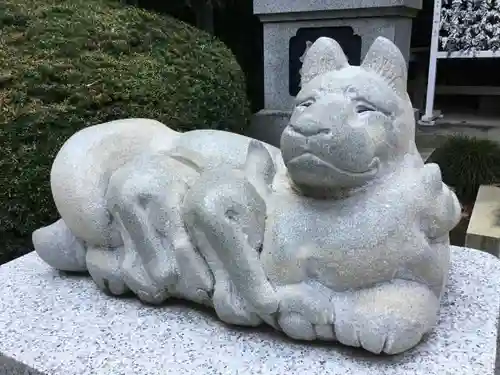 新倉氷川八幡神社の狛犬