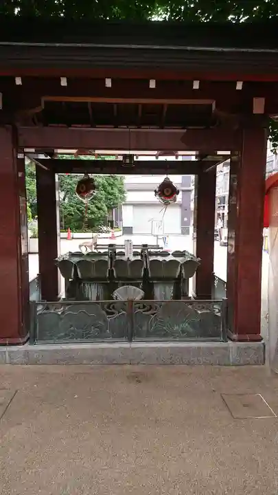 とげぬき地蔵尊 高岩寺の手水舎