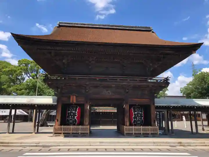 尾張大國霊神社(国府宮)の山門・神門